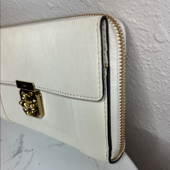 Chloe‎ Marble White Long Leather Wallet Clutch with Twist Lock Hardware - Picture 6 of 12